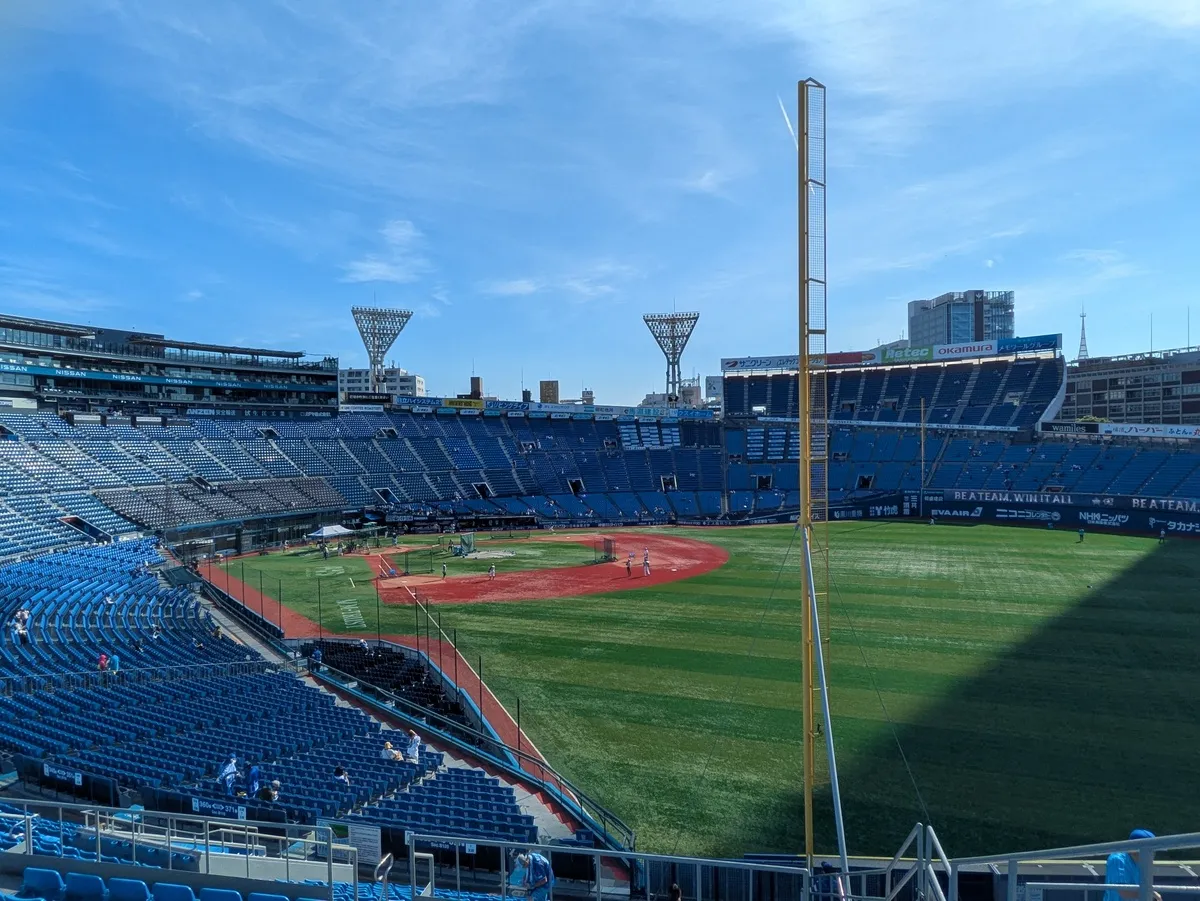 横浜スタジアム1塁側から見た風景